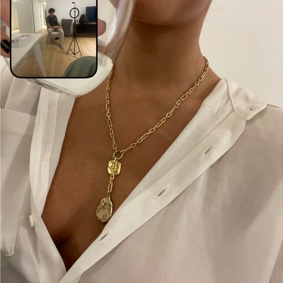 18kGold plated bronze necklace with double pendant detail and encrusted crystals - Picture 6 of 7